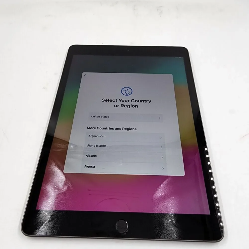 Apple - iPad 10.2 Inch (7th Generation) with Wi-Fi - 32GB - Space Gray - Picture 15 of 15